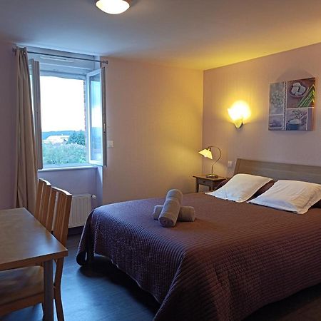 Les Pierres Folles Bed & Breakfast Rozier-en-Donzy Exterior foto