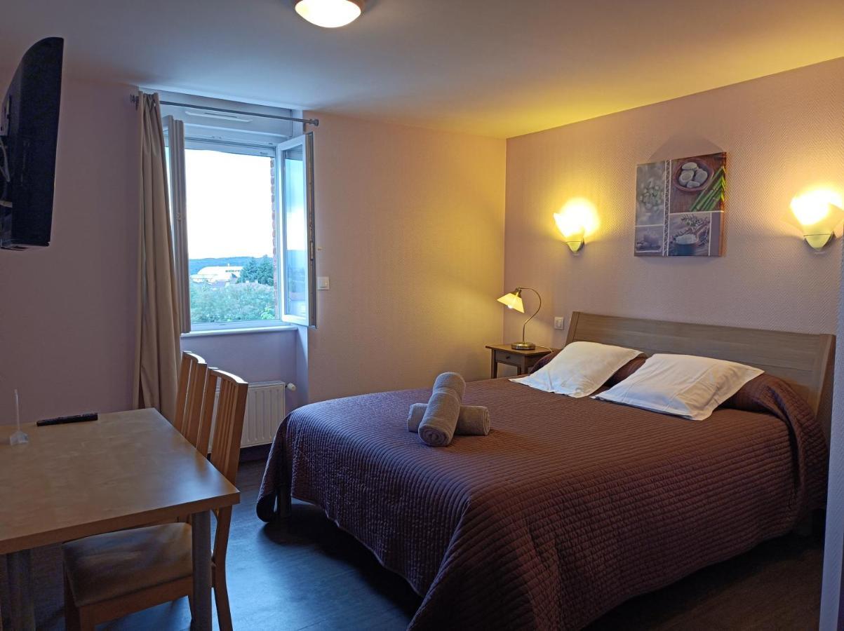 Les Pierres Folles Bed & Breakfast Rozier-en-Donzy Exterior foto