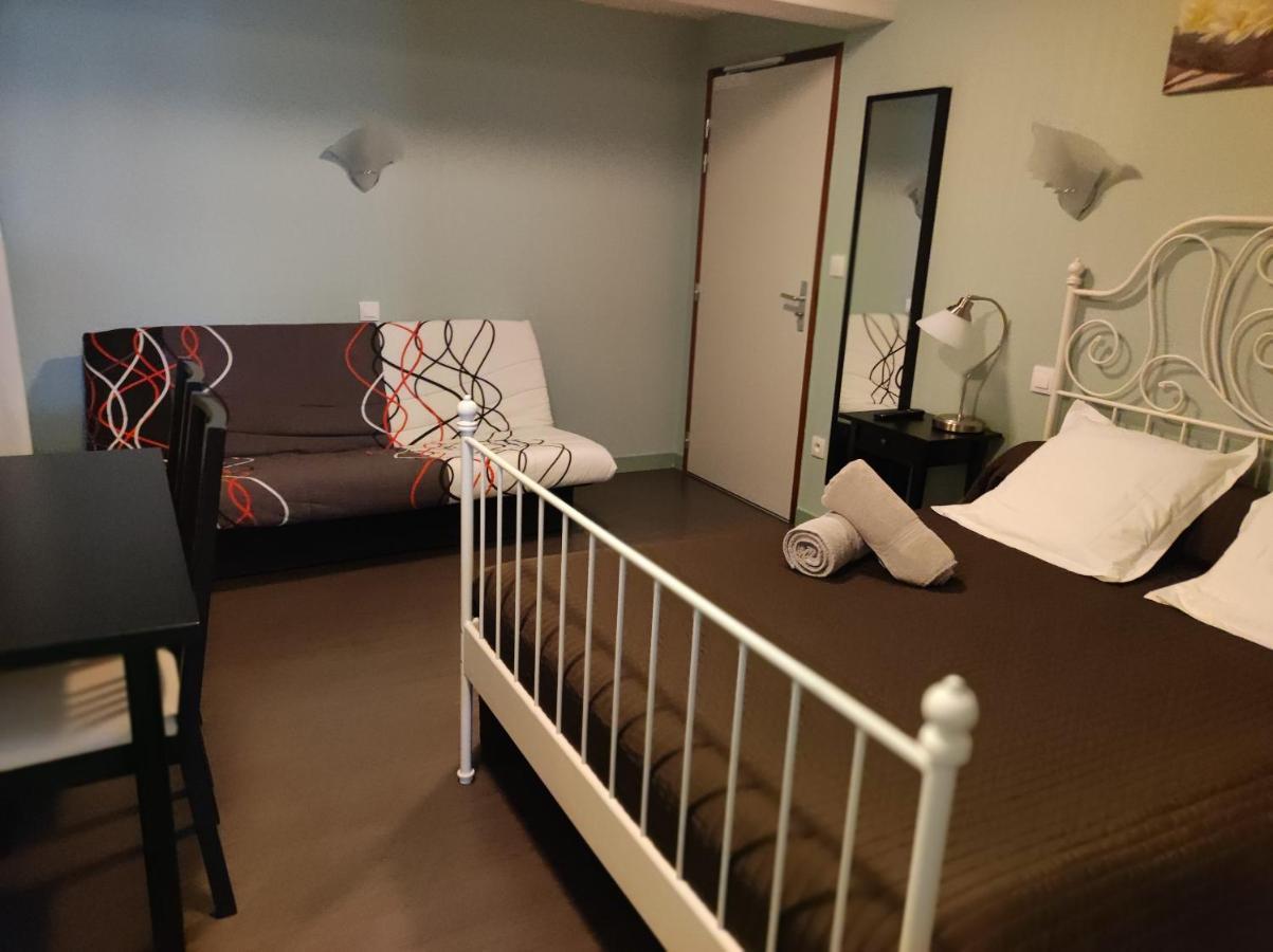 Les Pierres Folles Bed & Breakfast Rozier-en-Donzy Exterior foto
