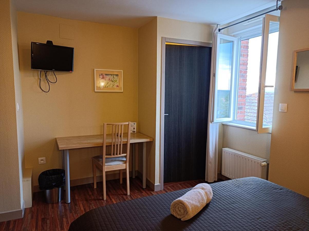 Les Pierres Folles Bed & Breakfast Rozier-en-Donzy Exterior foto