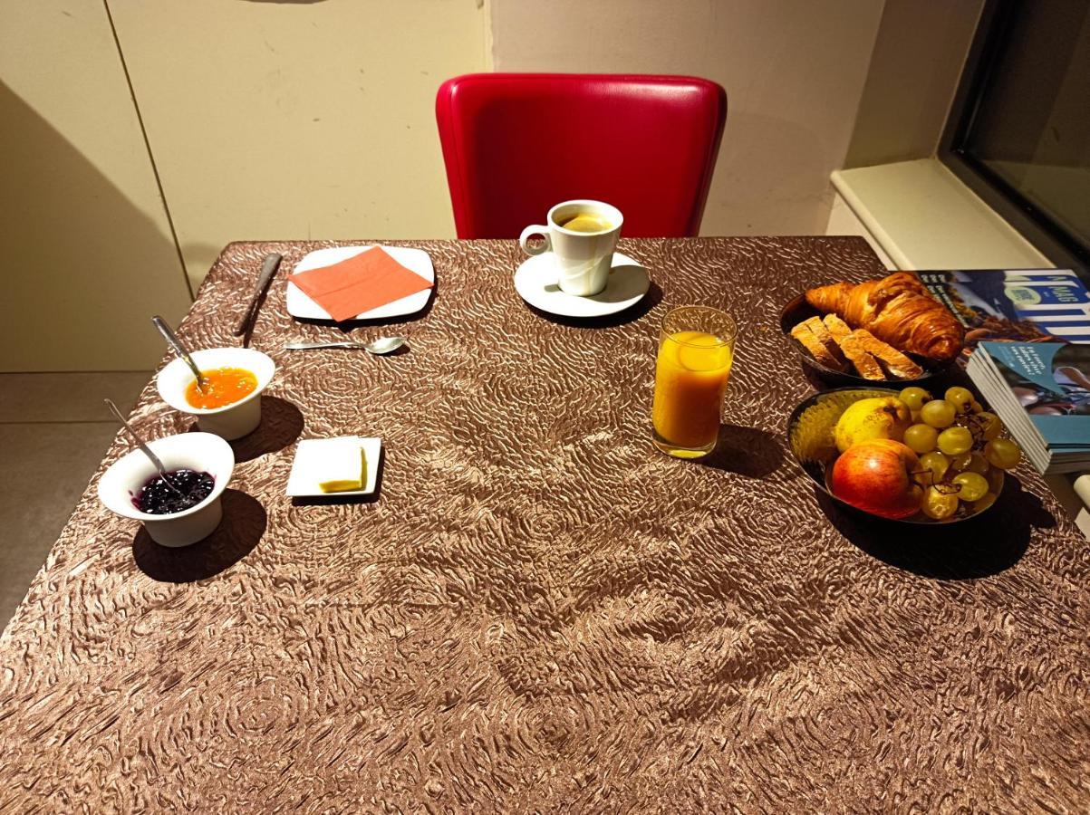 Les Pierres Folles Bed & Breakfast Rozier-en-Donzy Exterior foto