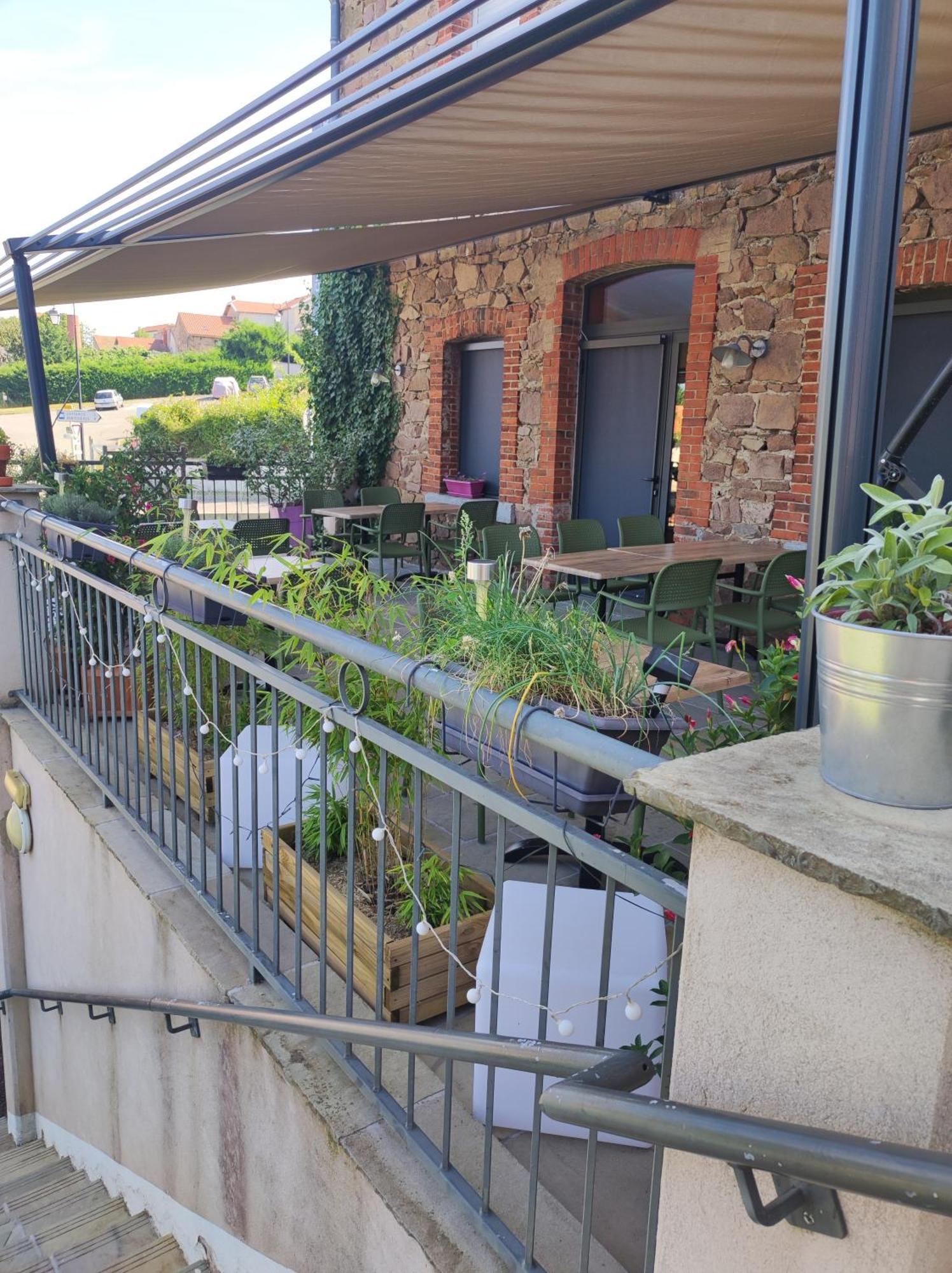 Les Pierres Folles Bed & Breakfast Rozier-en-Donzy Exterior foto